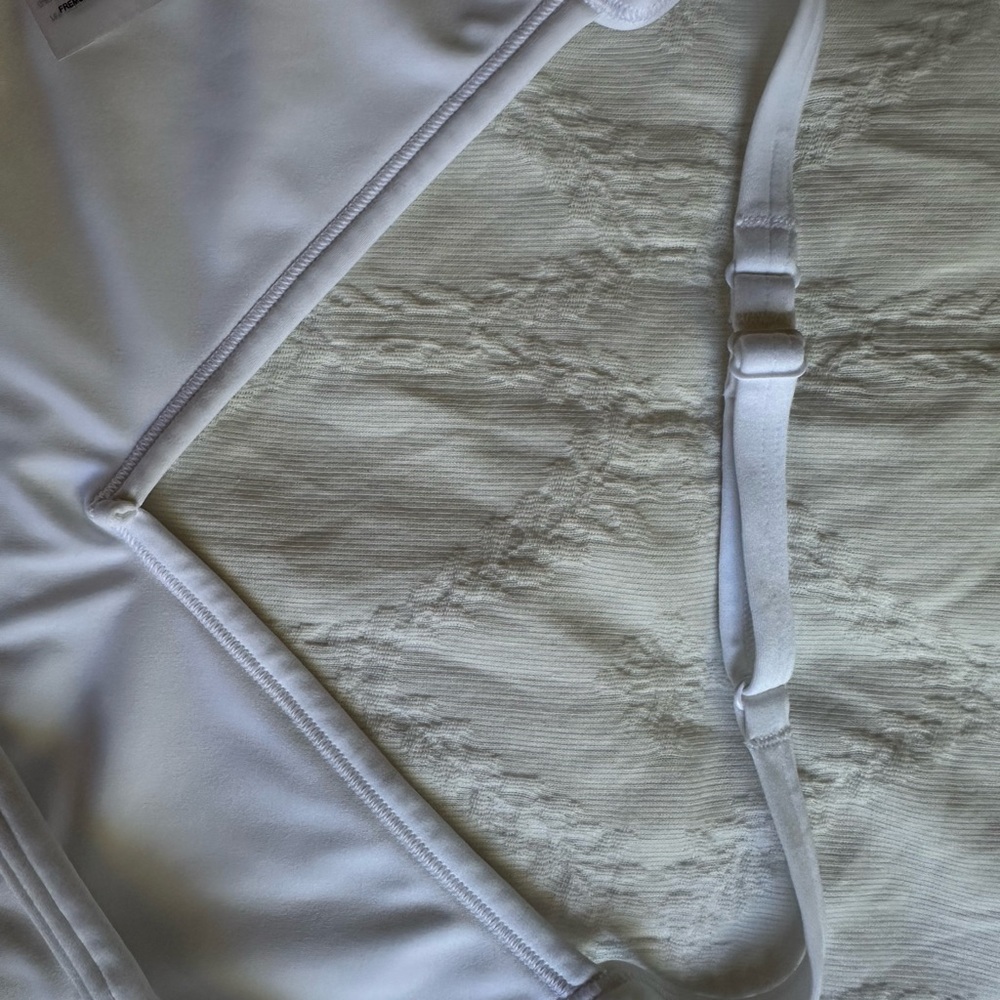 Gymshark minimal bra white with halterneck adjustable strap S - Picture 5 of 5